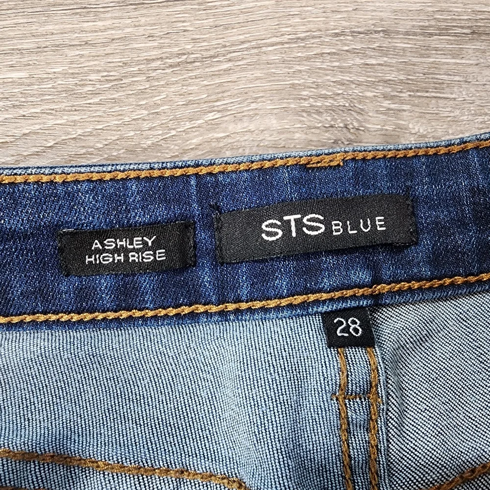 STS BLUE Ashley High Rise Button Fly Blue Denim Raw Hem Jean 28 - Picture 3 of 14